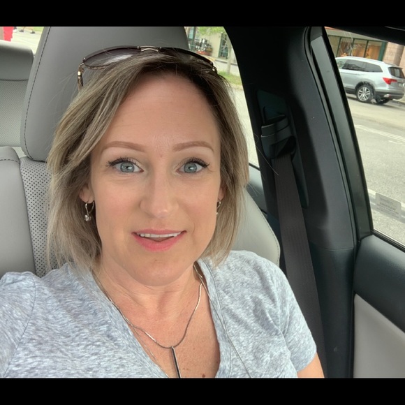 Meet your Posher, Jaymi - Picture 1 of 1